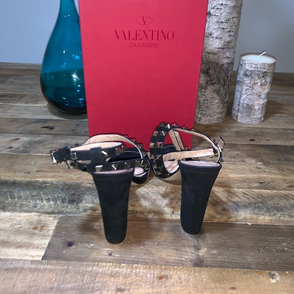 Valentino Garavani Rockstud Ankle Strap Sandals - Picture 6 of 8